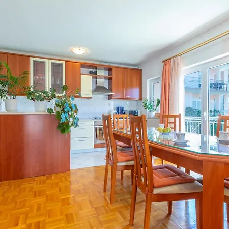 Apartment Lovely In With Kitchen Trogir
