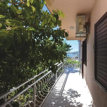 Apartment Lovely In With Kitchen Trogir